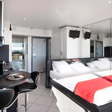 Village Naturiste Spy On Me Апартаменти