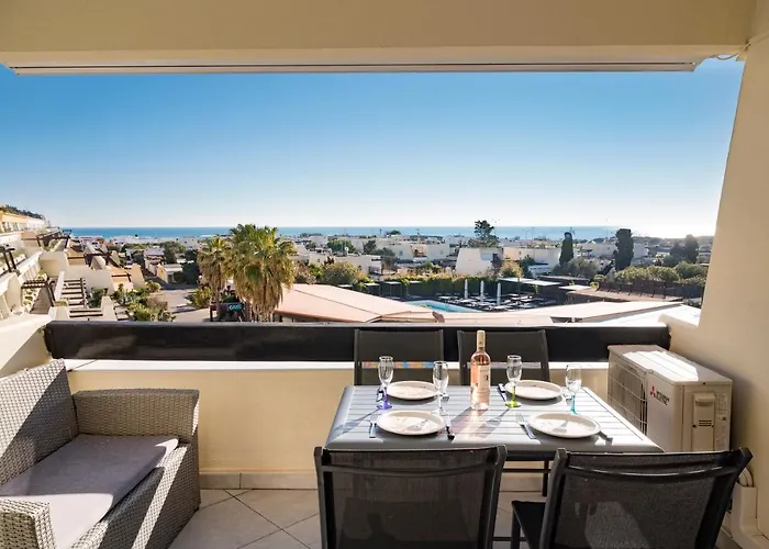 Village Naturiste Spy On Me